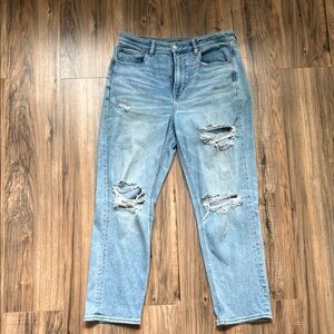 American Eagle Outfitters Light Blue Distressed Boyfriend Jeans